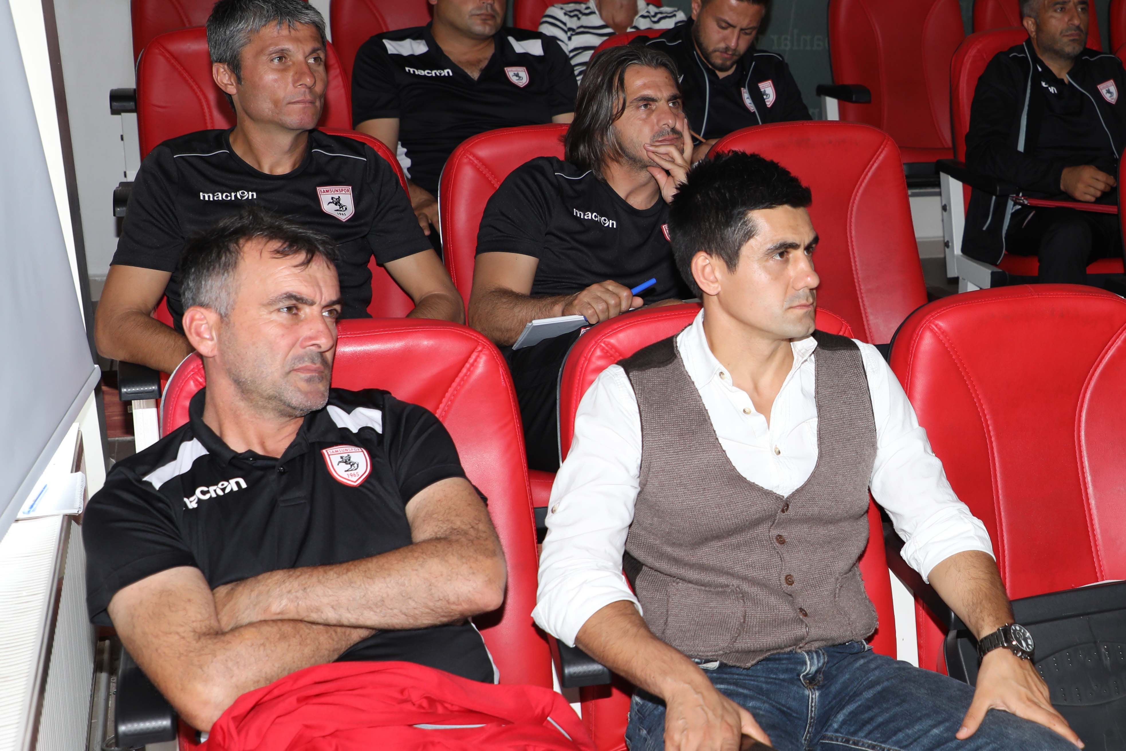 Yabancı hocalar Futbol Okulu’nda 